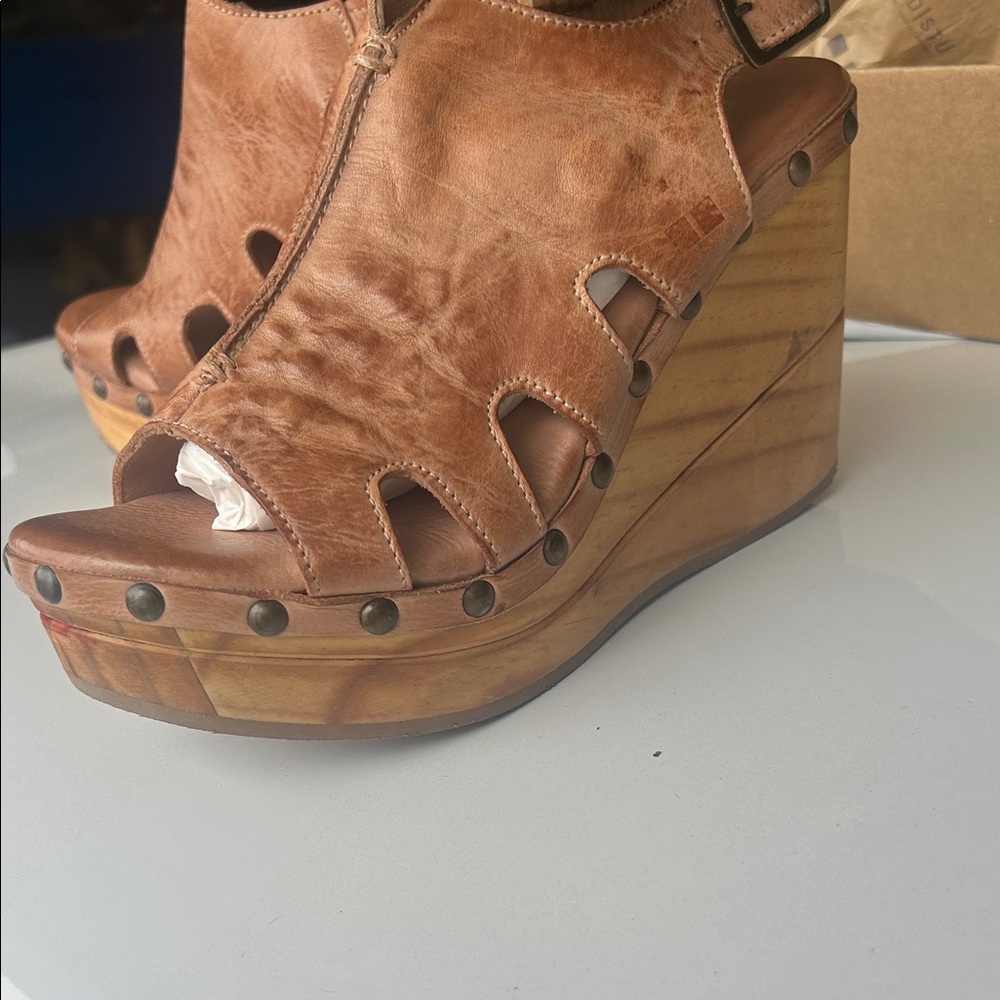Bed Stu Tan Leather Wood-Platform Wedge Sandals - Picture 6 of 6